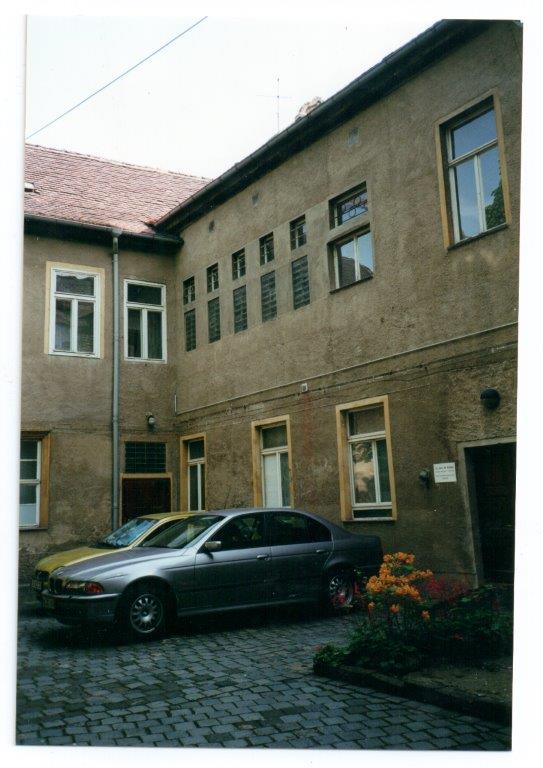 Innenhof ehem. Poliklinik Mitte , 2000, Foto Heidi Bohley
