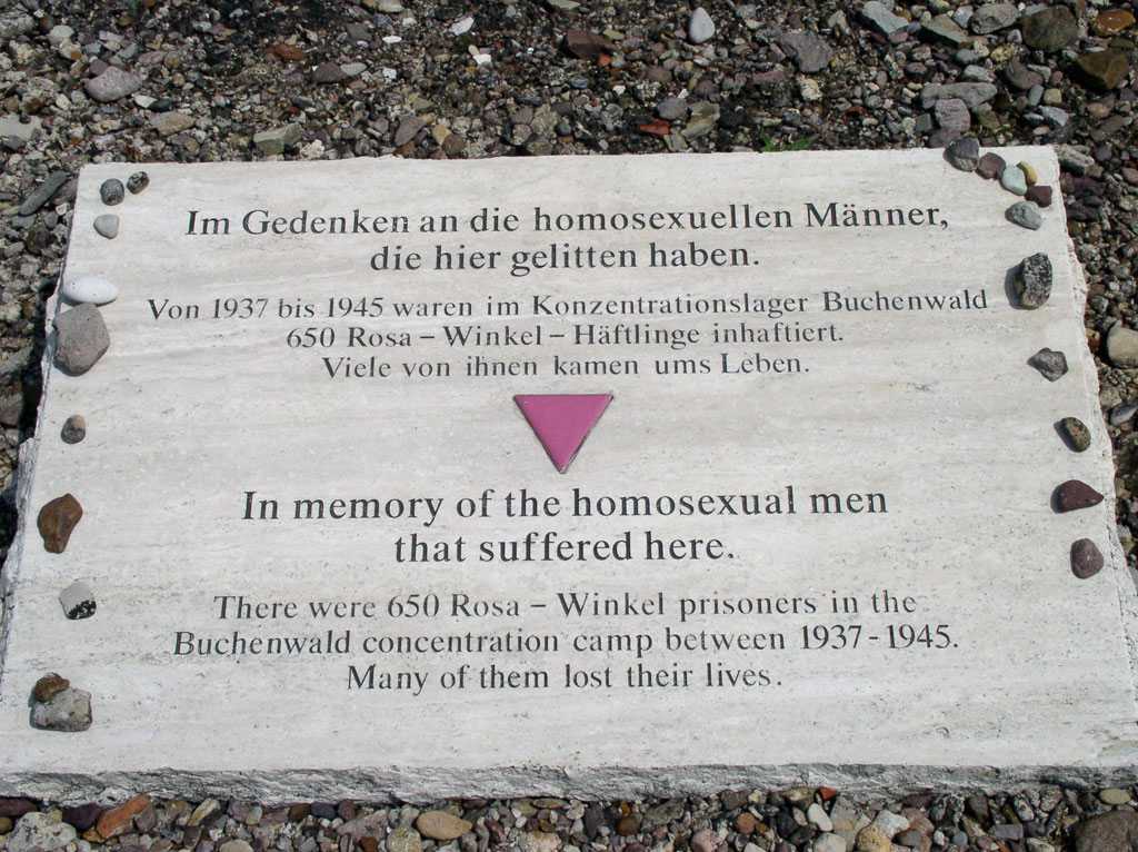 Buchenwald-Gedenktafel-fuer-Homosexuelle-heute